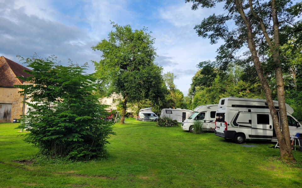 aire de camping-car - Photo Credits : Marraycourt / R. Jansen