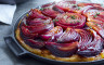 EH_6699_Amb_Delight_TarteTatin_Onions_V - Photo Credits : ©Emile Henry