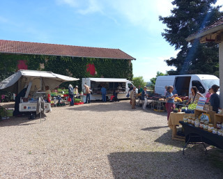 Petits marchés de Montceaux-L'Étoile