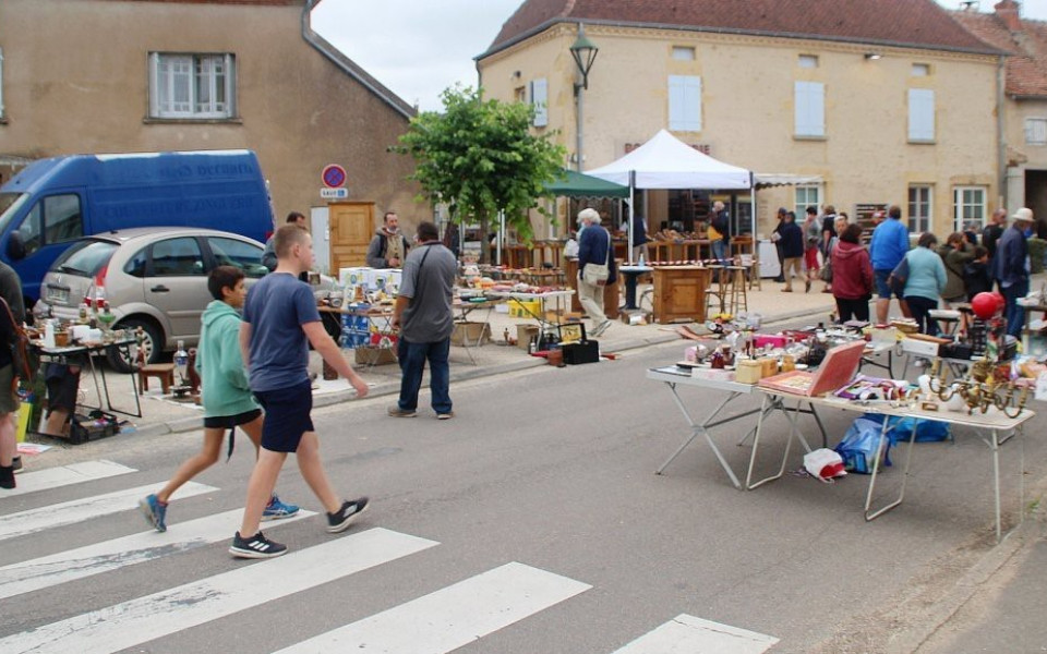 brocante-Anzy - Crédits photo : S. Bouteille